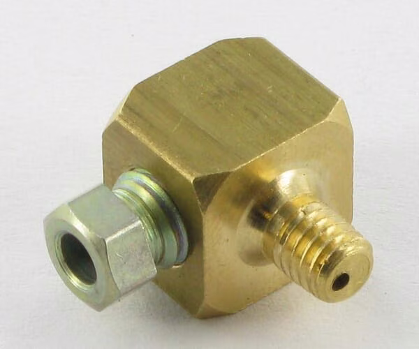 Муфта коліно 4-М6Х1 3700EQM61